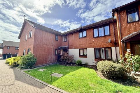 2 bed property, in Preston Old Road, £85,000
