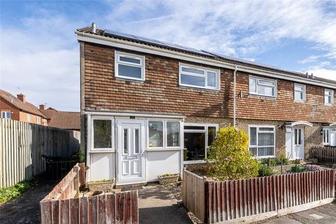 3 bed property, in Gaveston Road, £250,000