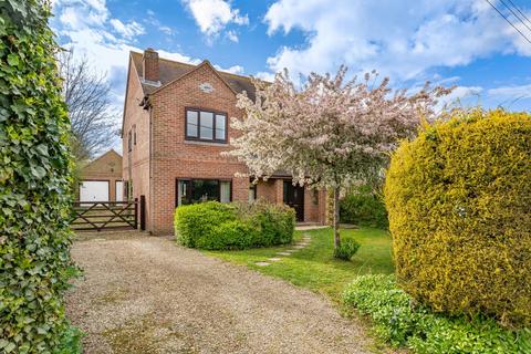 5 bed property, in Larkhill, £700,000
