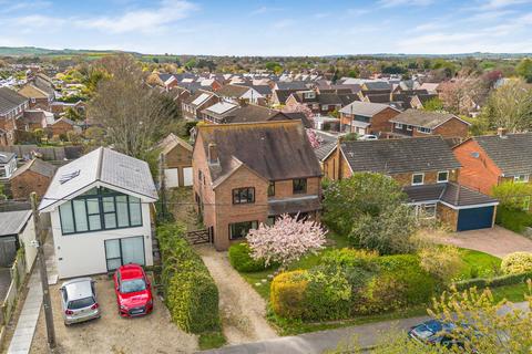 5 bed property, in Larkhill, £700,000