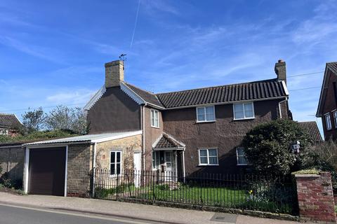 3 bed property, in Framlingham, £325,000
