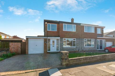 3 bed property, in Harton Avenue, £140,000