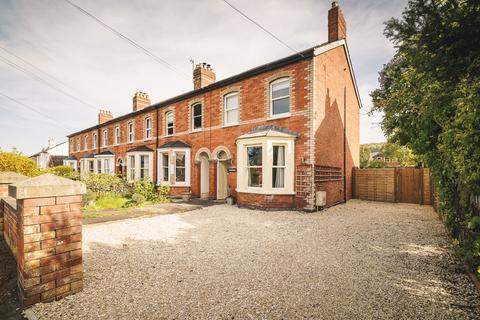 3 bed property, in Weston Grove, £425,000