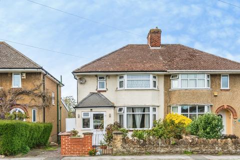 3 bed property, in Downside Road, £520,000