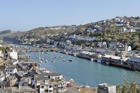 3 bed property, in West Looe, £595,000