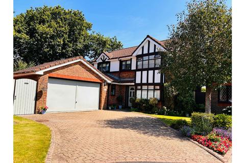4 bed property, in Chasden Close, £549,000
