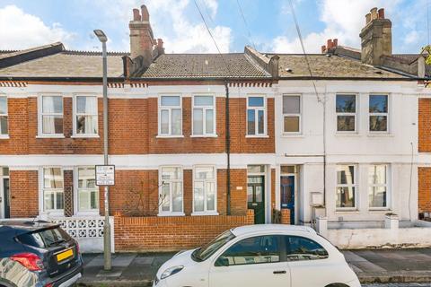 5 bed property, in Gilbey Road, £935,000