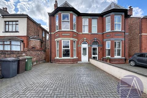 3 bed property, in Forest Road, £270,000