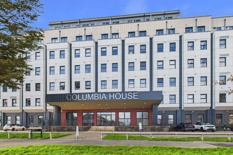 1 bed property, in Columbia House 4, £165,000