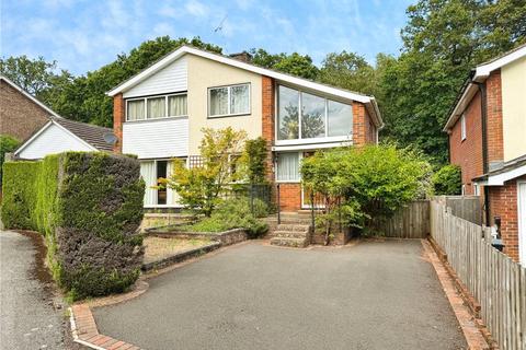 3 bed property, in Nightingale Close, £580,000