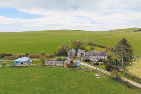 5 bed property, in Pwllheli LL53, £725,000
