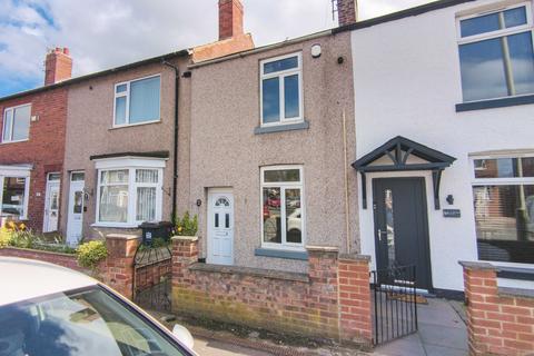 2 bed property, in Longfield Road, £67,000