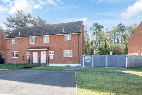 3 bed property, in Dale View, £475,000