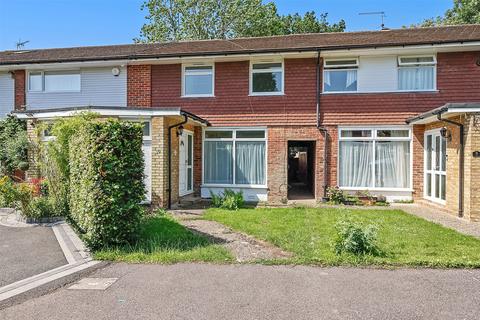 3 bed property, in Woodland Court, £550,000