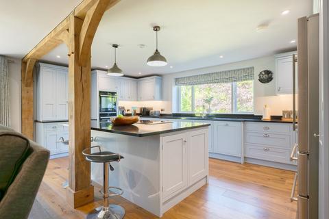 5 bed property, in Horsham Road, £1,150,000