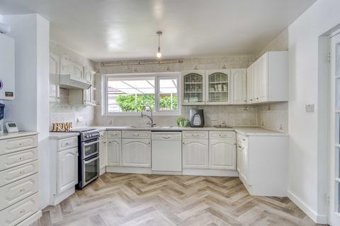 3 bed property, in Inverclyde Road, £500,000