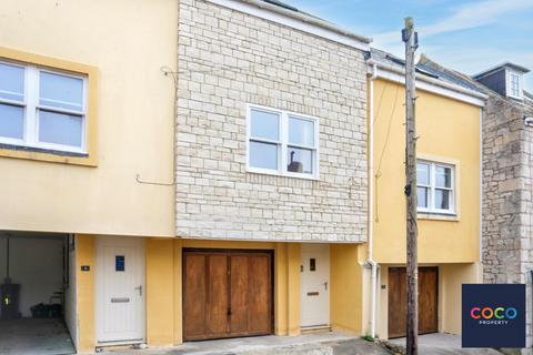 2 bed property, in Mallams, £240,000