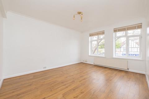 2 bed property, in Banstead Road, £220,000