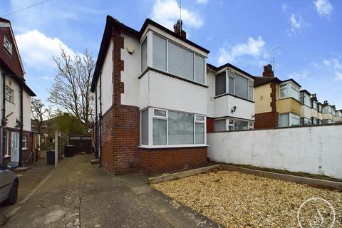 3 bed property, in Amberton Road, £295,000