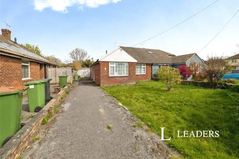 2 bed property, in Surbiton Road, £260,000