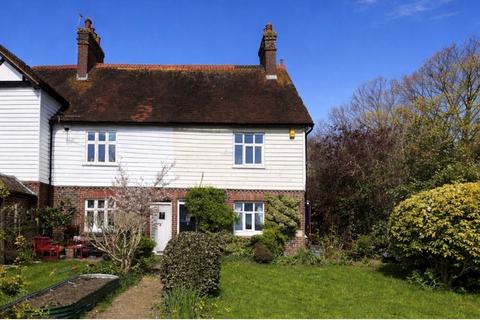 3 bed property, in Springett Cottages, £450,000