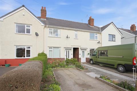 2 bed property, in Newbold Road, £180,000