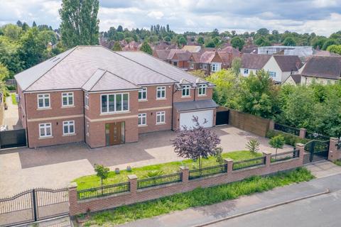 7 bed property, in Leicester, £2,000,000