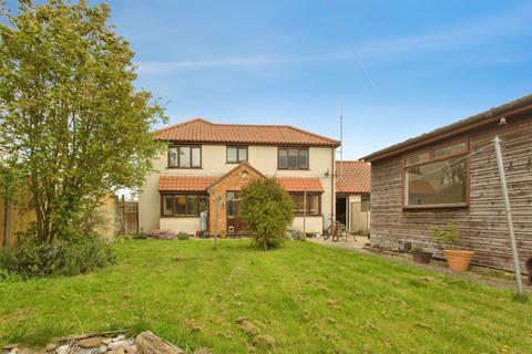 4 bed property, in Somersham Road, £500,000