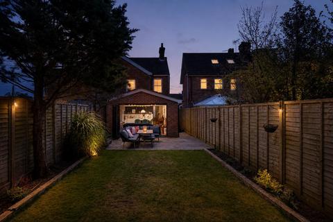 3 bed property, in Cuckfield Road, £650,000