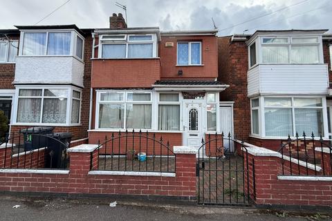 3 bed property, in St. Ives Road, £290,000
