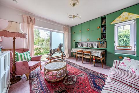 4 bed property, in Whybourne Crest, £1,100,000