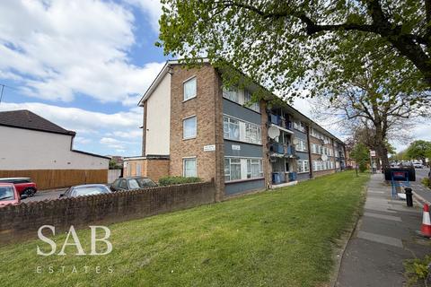 1 bed property, in Lady Margaret Road, £210,000