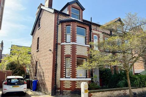 5 bed property, in Napier Road, £700,000