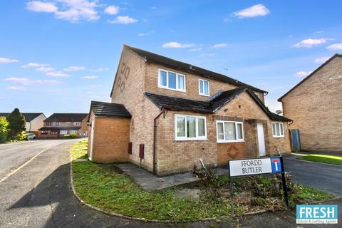 4 bed property, in Ffordd Butler, £245,000