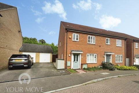 3 bed property, in Chalk Close, £475,000