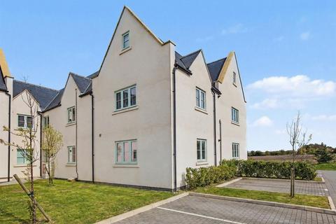 1 bed property, in Windrush Heights, £260,000