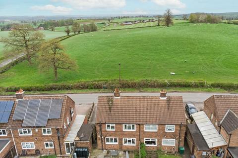 2 bed property, in Mount Road, £230,000