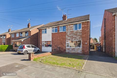 3 bed property, in Bentley Road, £199,995