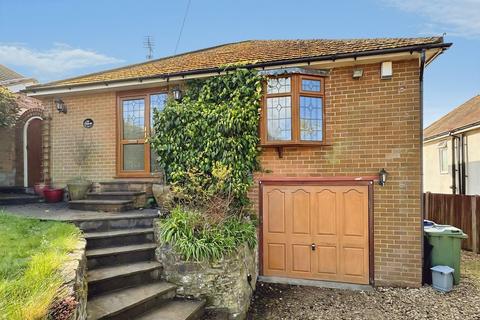 2 bed property, in Cumberledge Hill, £290,000
