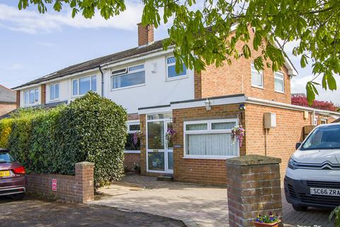 3 bed property, in Meliden Lane, £550,000