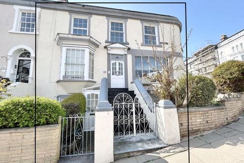3 bed property, in Mostyn Street, £350,000
