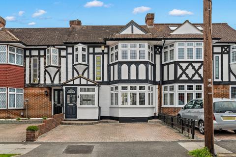 3 bed property, in Kingsbridge Road, £550,000