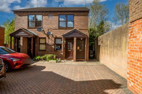 1 bed property, in Park Street, £134,950