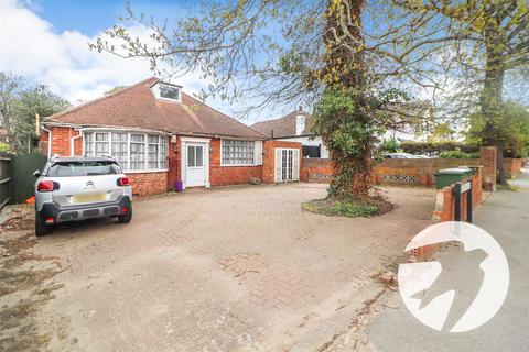 2 bed property, in Carlton Road, £500,000