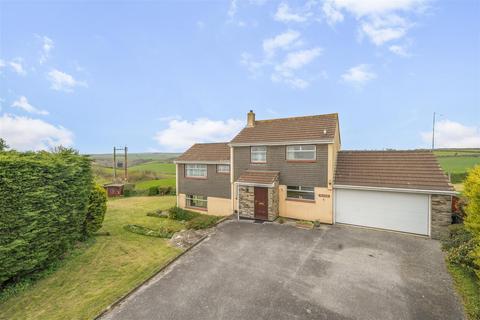4 bed property, in Manor Park, £450,000