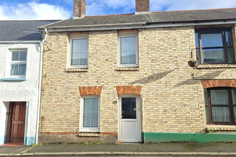2 bed property, in Well Street, £100,000