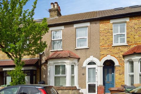 3 bed property, in Goldsmith Road, £700,000