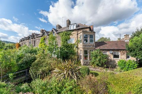 2 bed property, in Bridge Avenue, £215,000