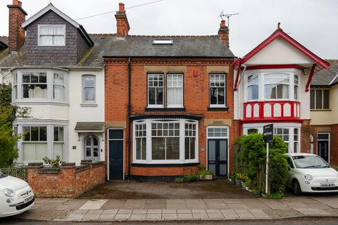 5 bed property, in Knighton Church Road, £550,000