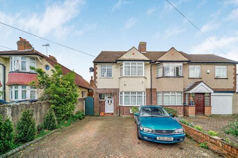 3 bed property, in Greenford Gardens, £525,000